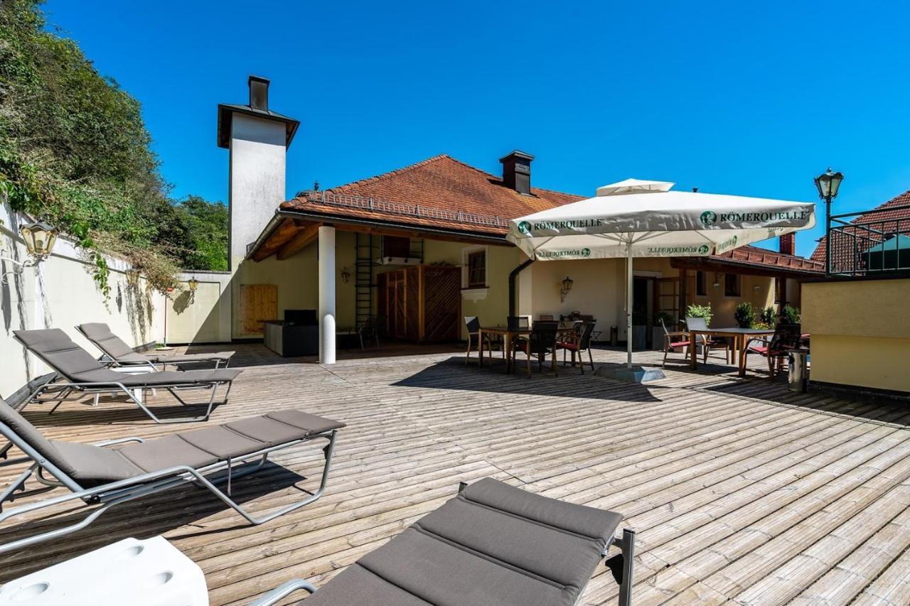 Hotel Zum Schwarzen Baeren Эммерсдорф-на-Дунае Экстерьер фото