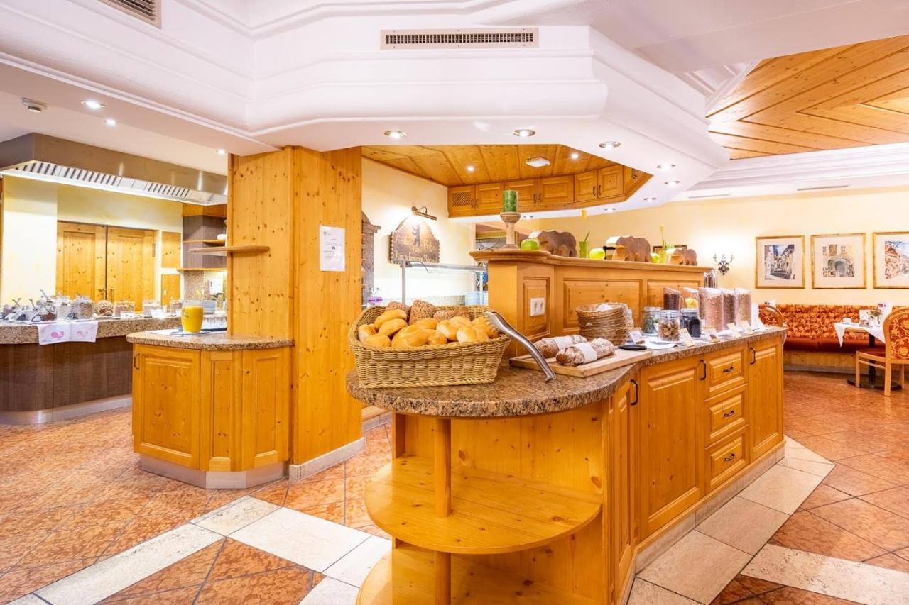 Hotel Zum Schwarzen Baeren Эммерсдорф-на-Дунае Экстерьер фото