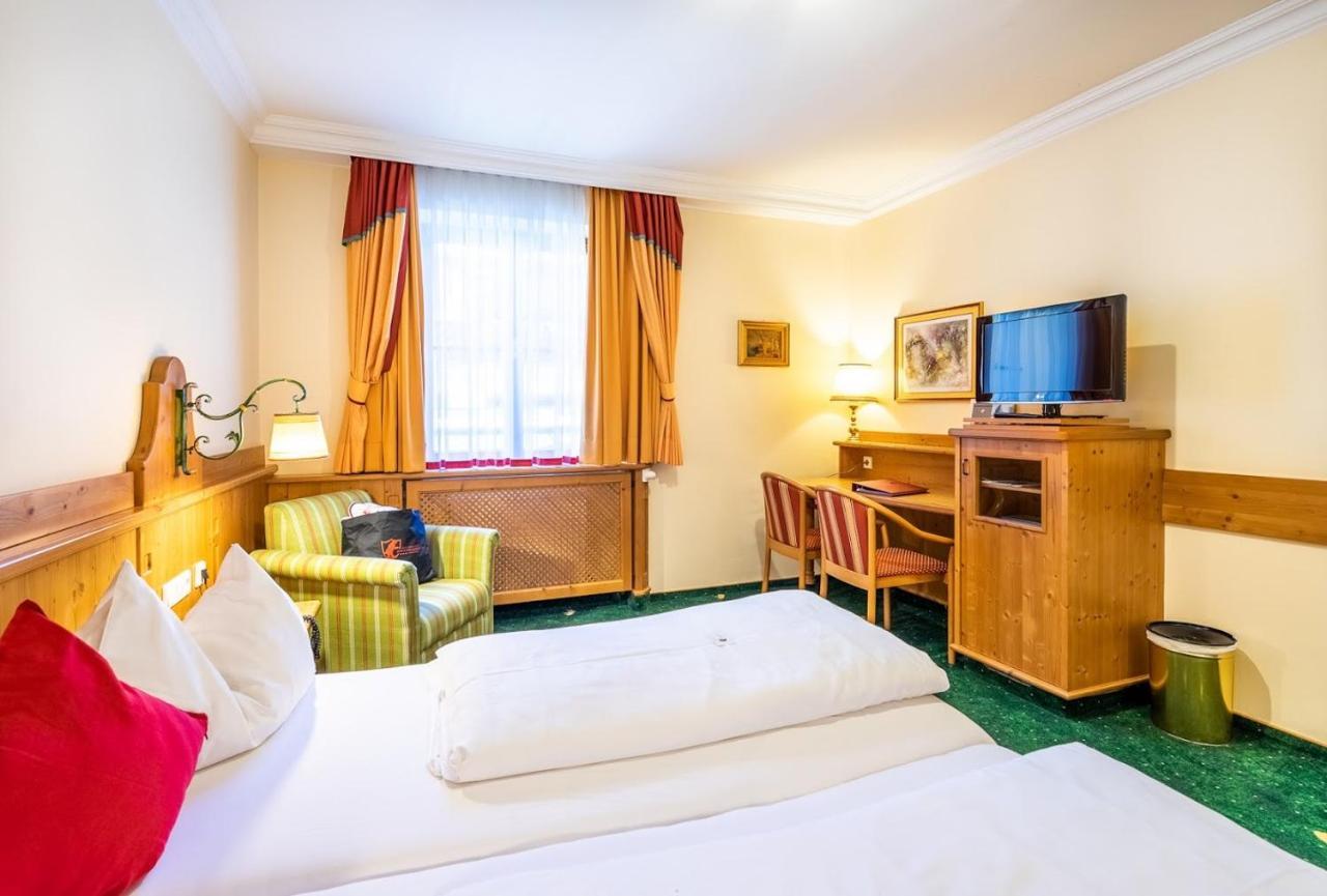 Hotel Zum Schwarzen Baeren Эммерсдорф-на-Дунае Экстерьер фото