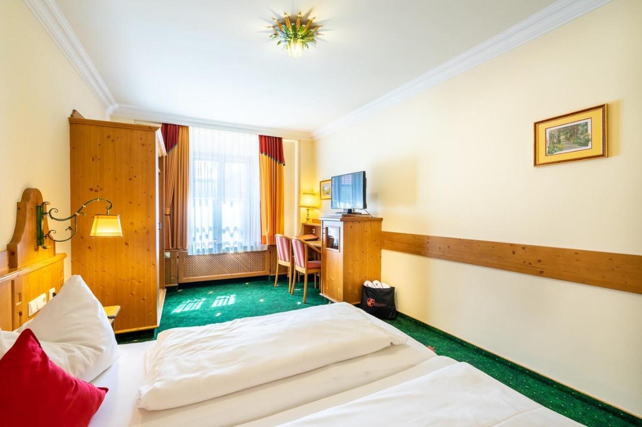Hotel Zum Schwarzen Baeren Эммерсдорф-на-Дунае Экстерьер фото