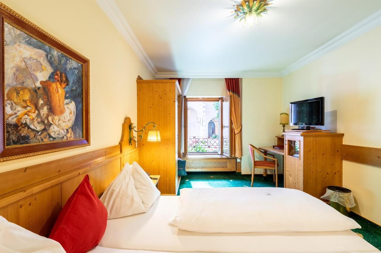 Hotel Zum Schwarzen Baeren Эммерсдорф-на-Дунае Экстерьер фото
