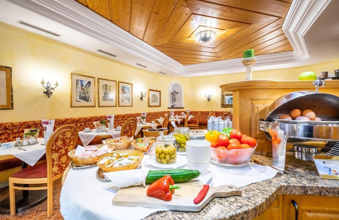 Hotel Zum Schwarzen Baeren Эммерсдорф-на-Дунае Экстерьер фото