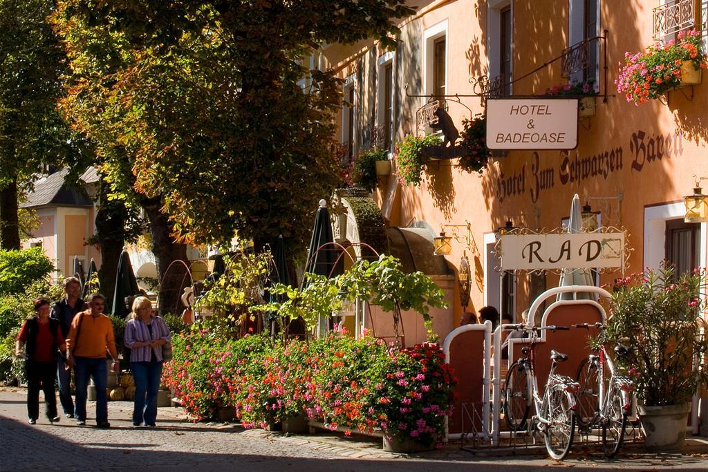 Hotel Zum Schwarzen Baeren Эммерсдорф-на-Дунае Экстерьер фото